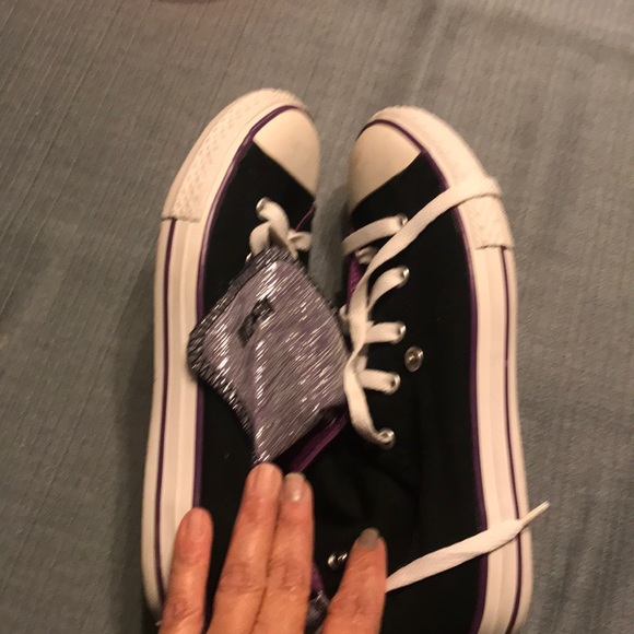 Converse purple and black size 4 us - Picture 5 of 6